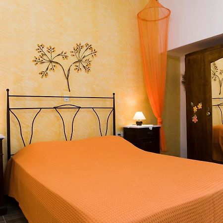 Triovasálos Pepi'S Rooms מראה חיצוני תמונה