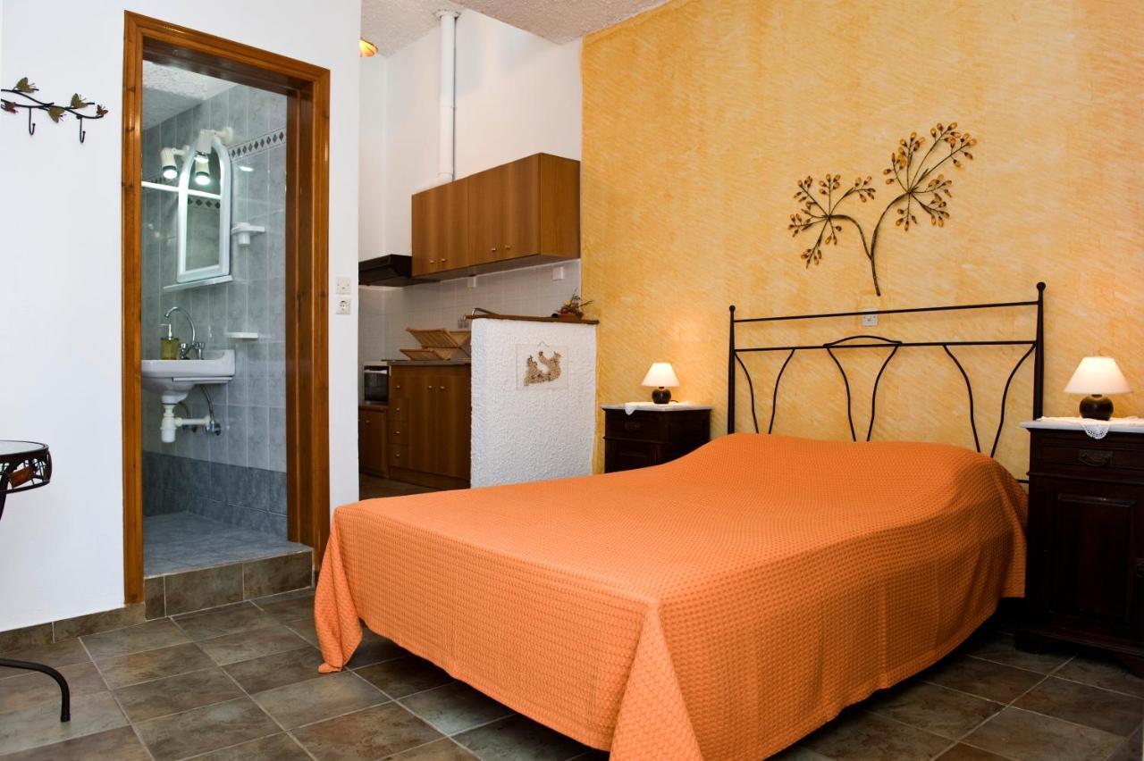 Triovasálos Pepi'S Rooms מראה חיצוני תמונה