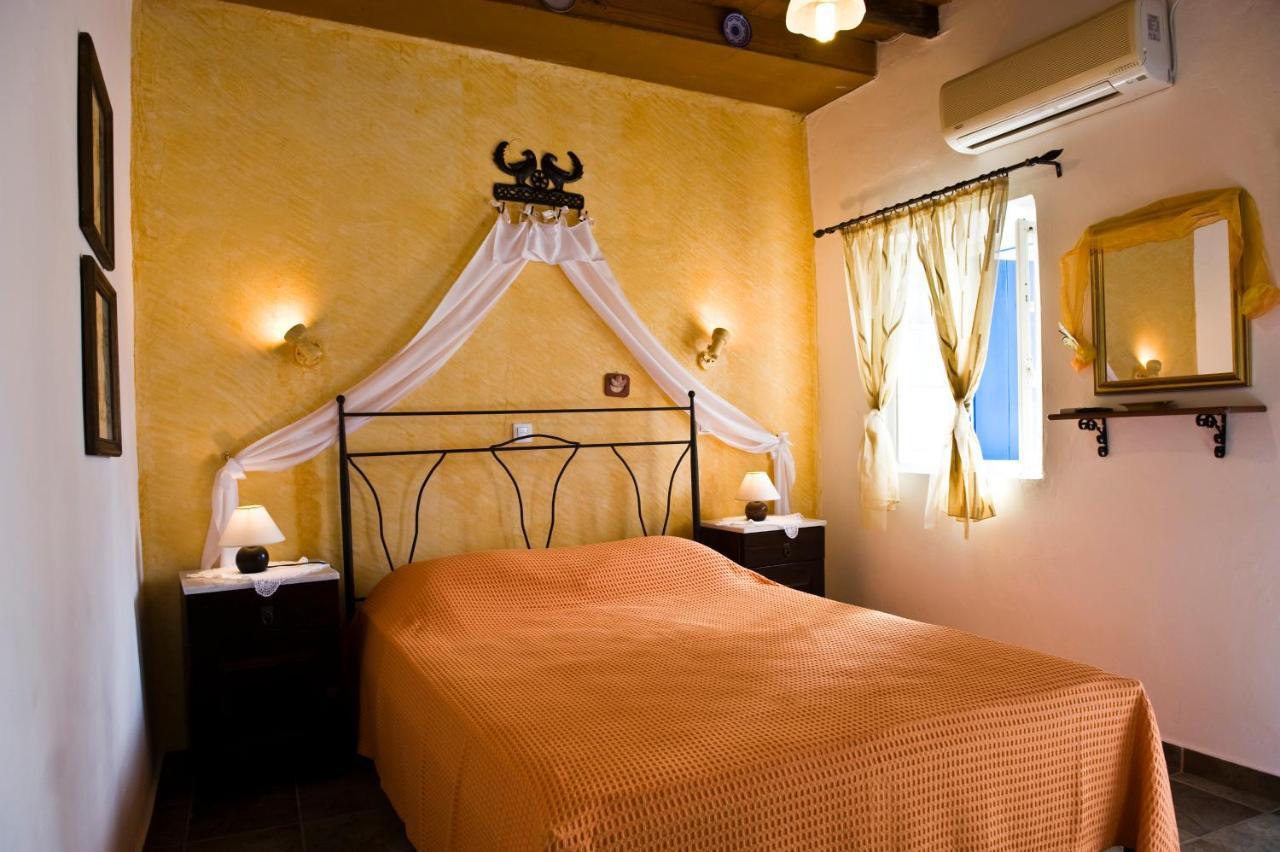Triovasálos Pepi'S Rooms מראה חיצוני תמונה